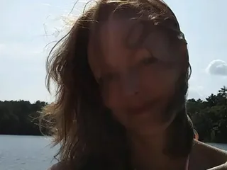Divinitygravity live cam video preview