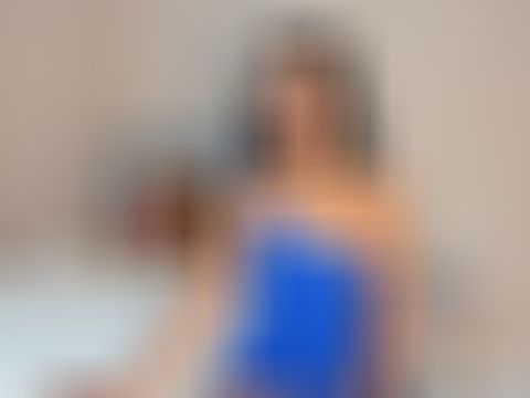 Avvva Tiny Tits webcam from Canada