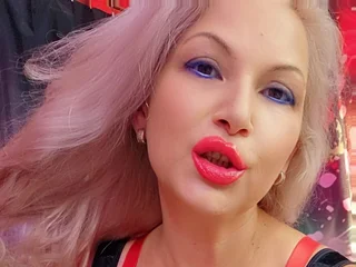 LisaOnlyLover Gray Hair webcam from Romania