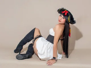 MiaDessire French speaking webcam model