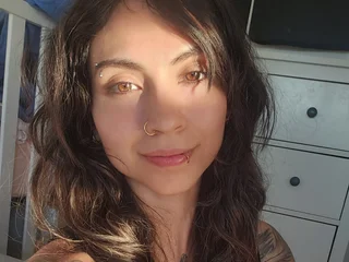 xMissRileyX Slender webcam from Canada